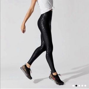 carbon 38 high rise takara cheetah print